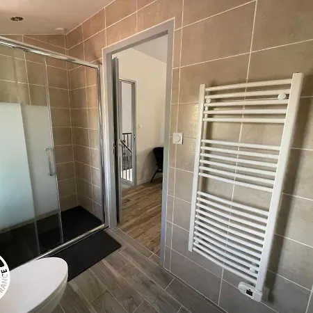6 Personnes Au Calme Avec Terrasse Et Equipements Modernes A - Fr-1-426-535 Feriehus *