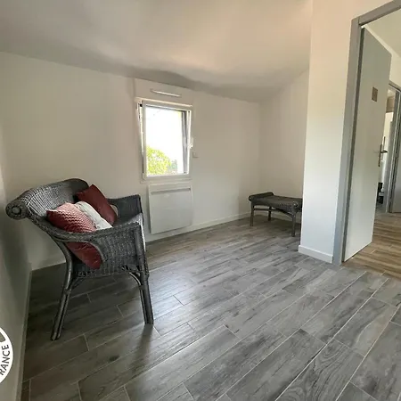 6 Personnes Au Calme Avec Terrasse Et équipements Modernes à - Fr-1-426-535 Сasa de vacaciones