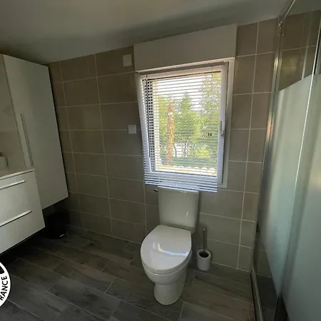 6 Personnes Au Calme Avec Terrasse Et Equipements Modernes A - Fr-1-426-535