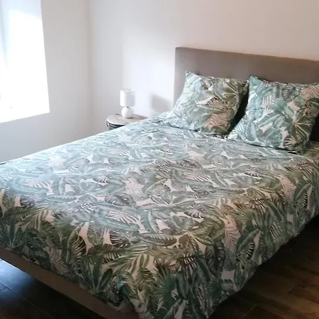 6 Personnes Au Calme Avec Terrasse Et Equipements Modernes A - Fr-1-426-535 La Verrie