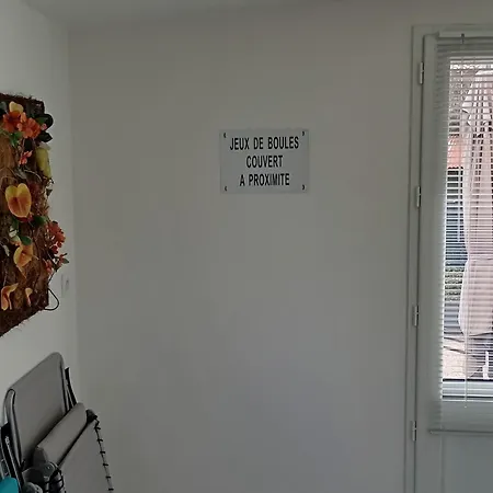 6 Personnes Au Calme Avec Terrasse Et Equipements Modernes A - Fr-1-426-535 Feriehus La Verrie